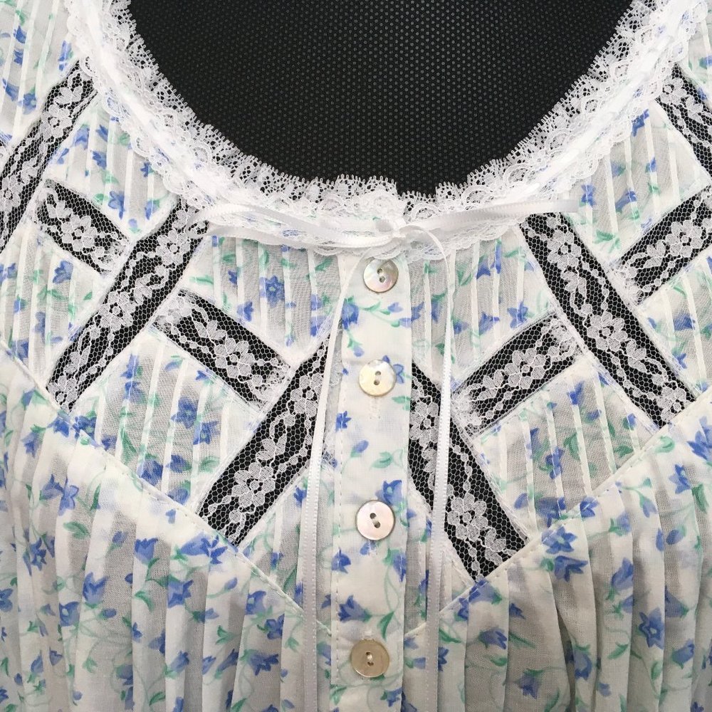 Eileen West Button Front Full Length Gown/Robe with Bluebell Print Size S - Picture 3 of 15